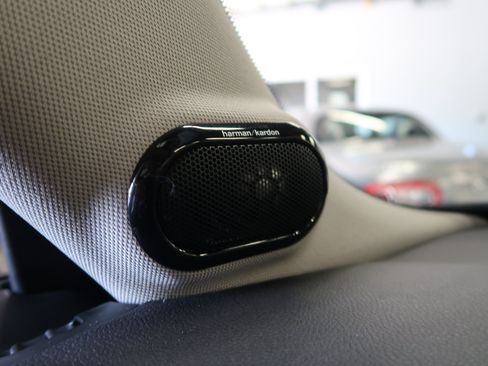 Used 2018 MINI Cooper 2-Door Hardtop FWD image 19