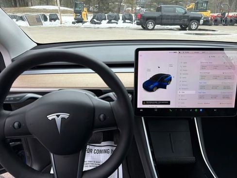 Used 2021 Tesla Model Y Long Range image 19