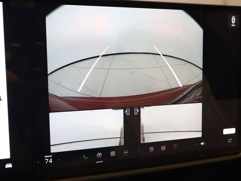 Used 2021 Tesla Model S Plaid image 11