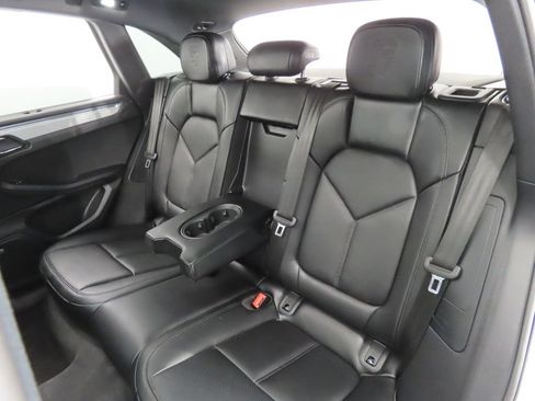 Certified 2026 Porsche Macan AWD/4WD image 44