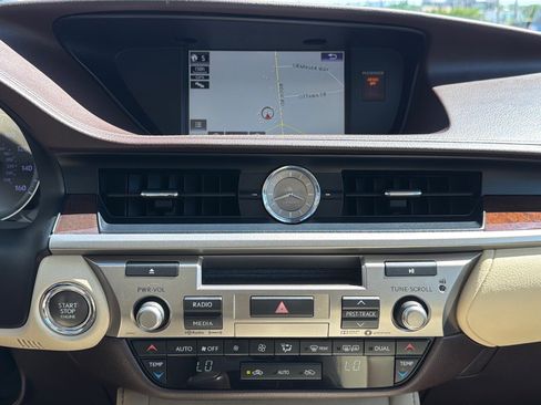Used 2018 Lexus ES 350 w/ Navigation System Package FWD image 23