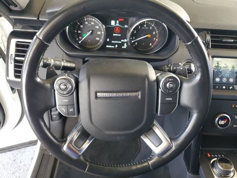 Used 2018 Land Rover Discovery SE AWD/4WD image 23