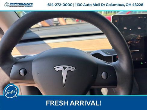 Used 2024 Tesla Model Y Long Range AWD/4WD image 17