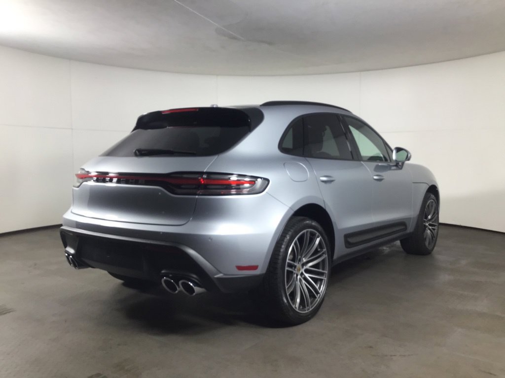 Certified 2026 Porsche Macan AWD/4WD image 6
