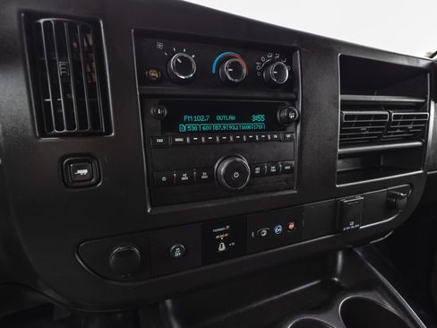 Used 2024 Chevrolet Express 2500 Work Van w/ Driver Convenience Package image 14