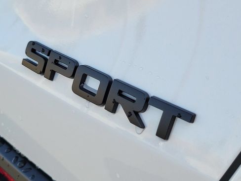 Certified 2027 Honda HR-V Sport image 9