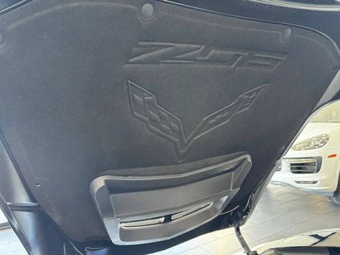 Used 2015 Chevrolet Corvette Z06 w/ 3LZ Preferred Equipment Group RWD image 51