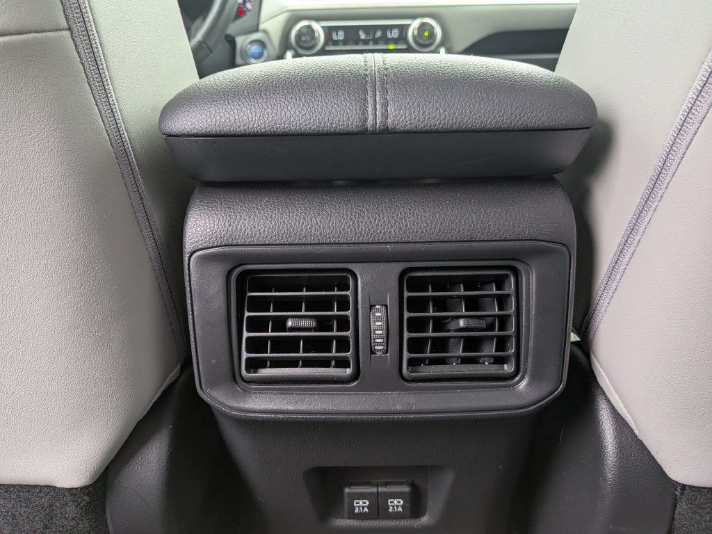 Used 2021 Toyota RAV4 XLE Premium AWD/4WD image 29