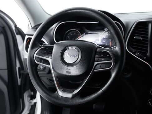 Used 2019 Jeep Cherokee Latitude w/ Popular Appearance Group FWD image 17