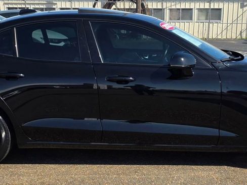 Used 2022 Volvo S60 B5 Inscription image 2