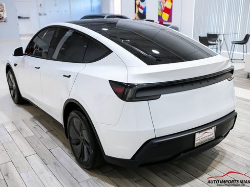 Used 2026 Tesla Model Y Long Range RWD image 16