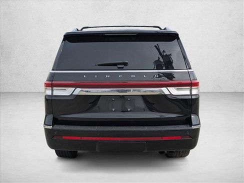 Used 2022 Lincoln Navigator L Reserve image 6