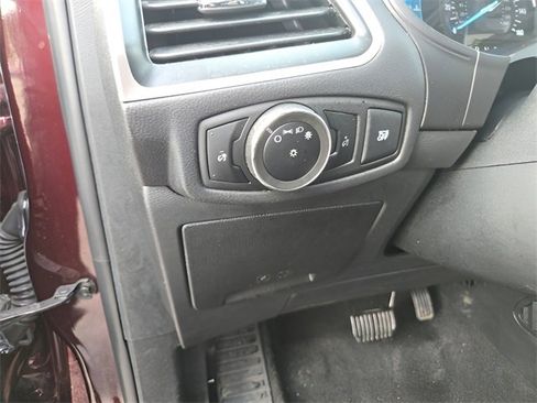 Used 2024 Ford Edge SEL image 12