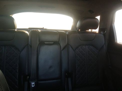 Used 2023 Audi SQ7 Prestige w/ Sport Package image 18