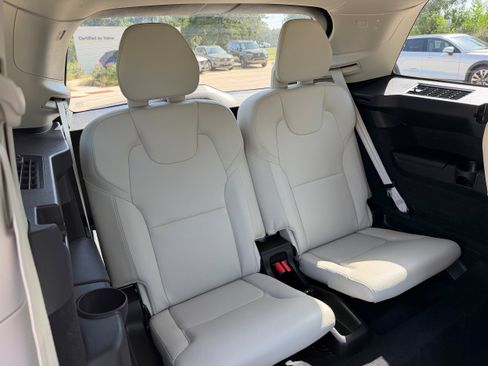 Certified 2025 Volvo XC90 T8 Plus w/ Protection Package Premier AWD/4WD image 13