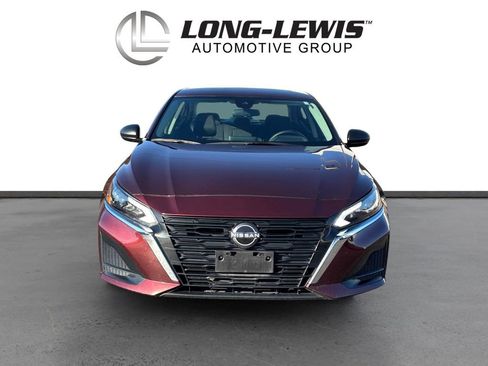 Used 2024 Nissan Altima 2.5 SV image 11