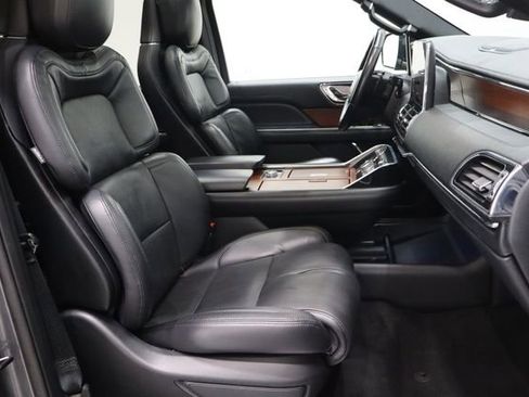 Used 2021 Lincoln Navigator L Reserve image 18