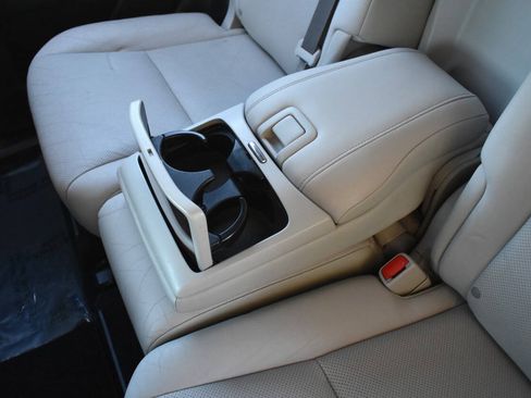 Used 2011 Lexus RX 450h AWD w/ Premium Pkg image 40