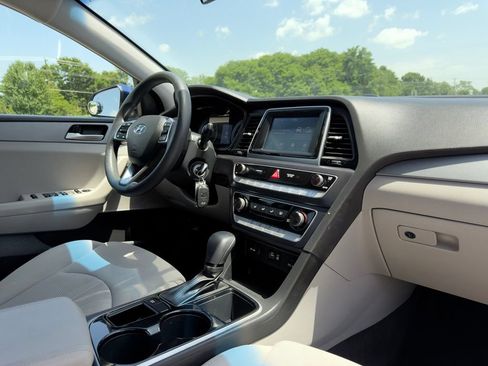 Used 2019 Hyundai Sonata SE FWD image 29