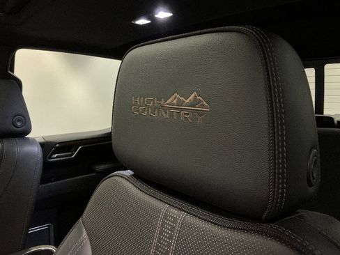 Used 2022 Chevrolet Silverado 1500 High Country AWD/4WD image 10