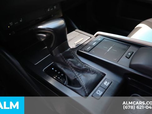 Used 2020 Lexus ES 300h w/ Premium Package FWD image 30