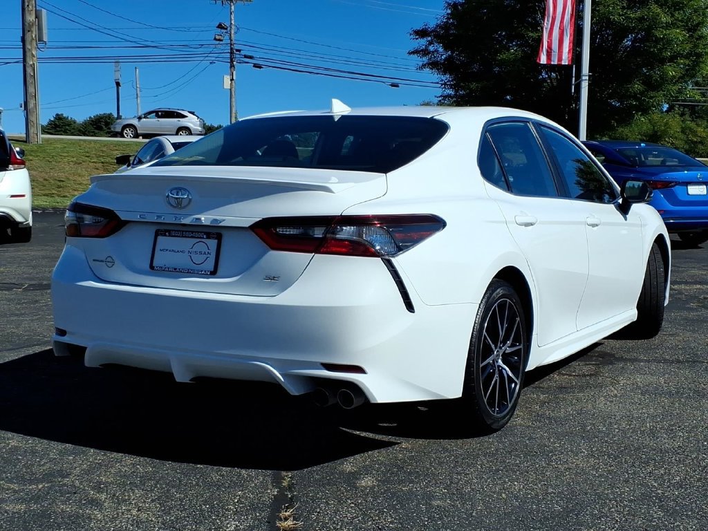 Used 2023 Toyota Camry SE FWD image 3