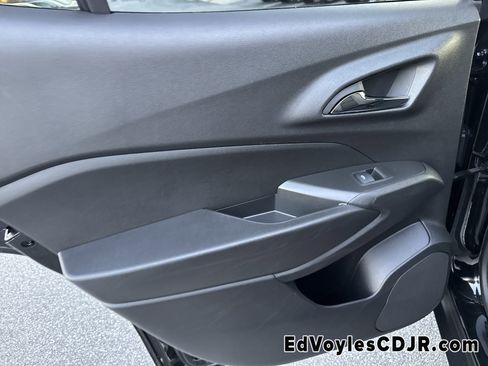 Used 2025 Chevrolet Trax ACTIV image 27