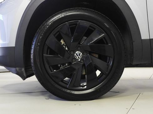 Used 2024 Volkswagen Atlas SE w/ Black Wheel Package AWD/4WD image 5