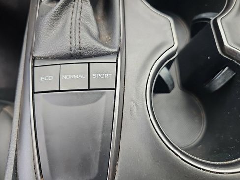 Used 2023 Toyota Camry SE w/ Convenience Package FWD image 17