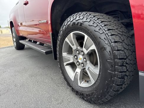 Used 2018 Chevrolet Colorado Z71 AWD/4WD image 8