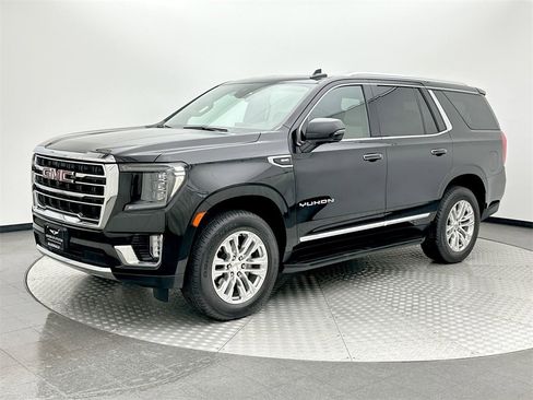 Used 2021 GMC Yukon SLT w/ SLT Premium Package image 1