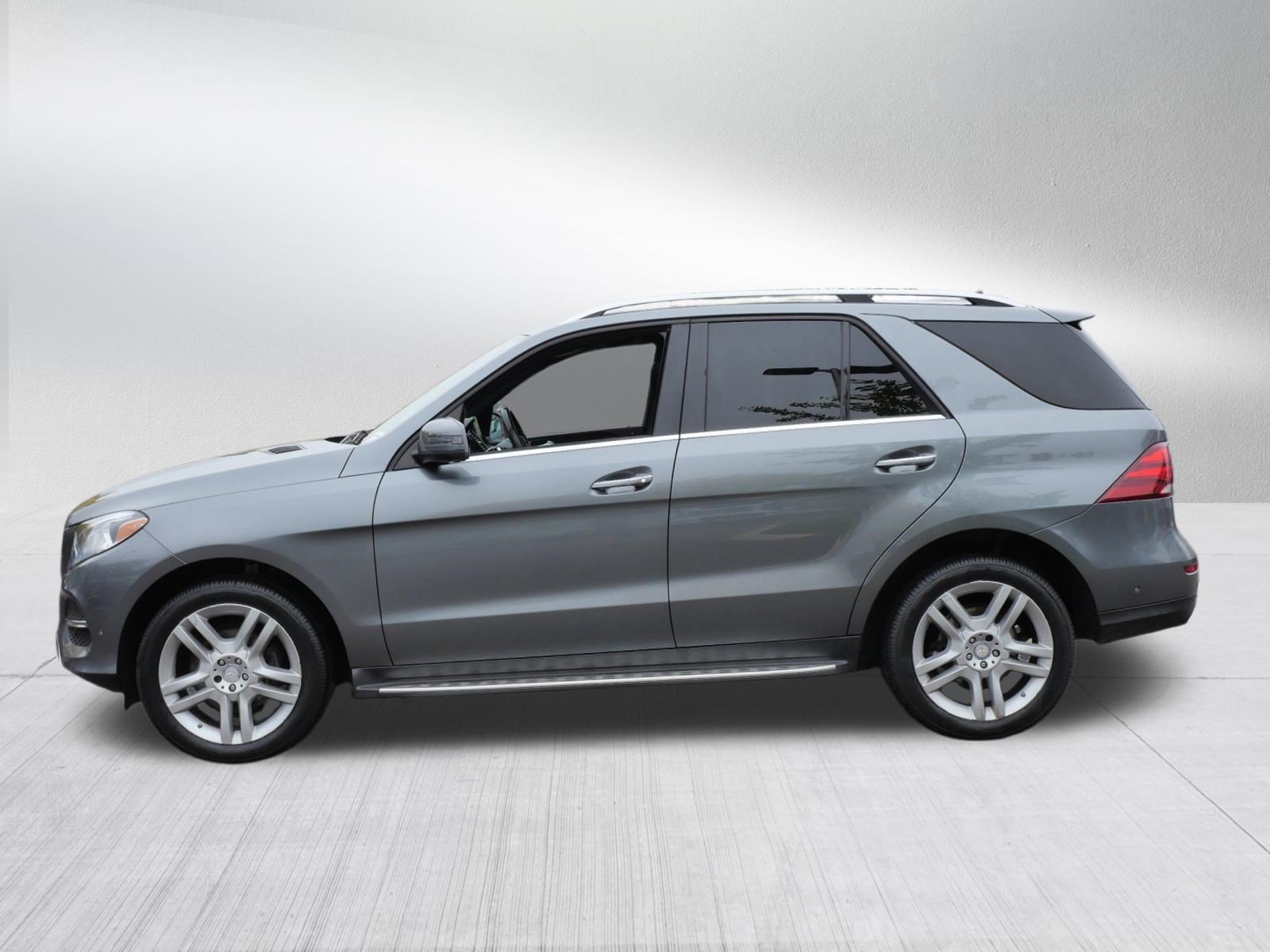 Used 2017 Mercedes-Benz GLE 350 4MATIC image 4