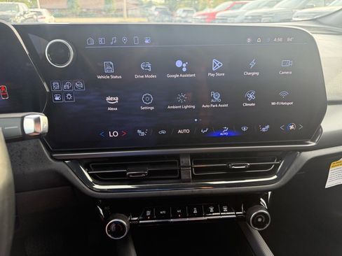 Used 2024 Chevrolet Equinox EV RS image 23