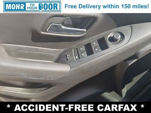 Used 2019 Chevrolet Trax LT w/ LT Convenience Package image 11