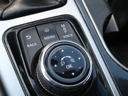 Used 2019 Nissan Maxima 3.5 SV w/ Floor Mat Group FWD image 14