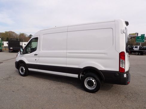 Used 2024 Ford Transit 250 148 Medium Roof w/ Load Area Protection Package image 4