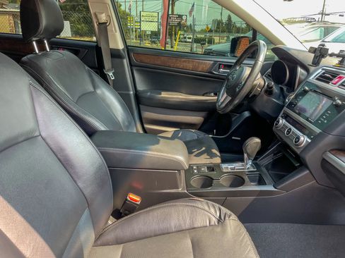 Used 2017 Subaru Outback 2.5i Limited AWD/4WD image 39