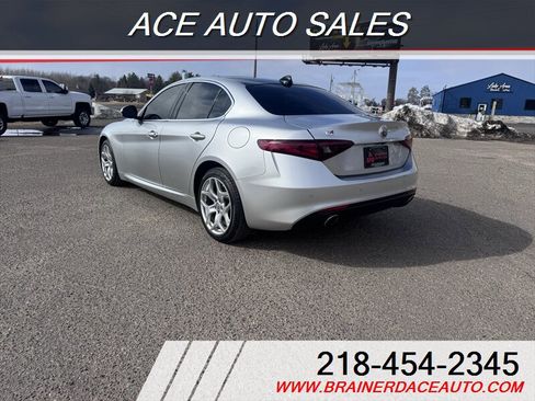 Used 2021 Alfa Romeo Giulia Ti image 3