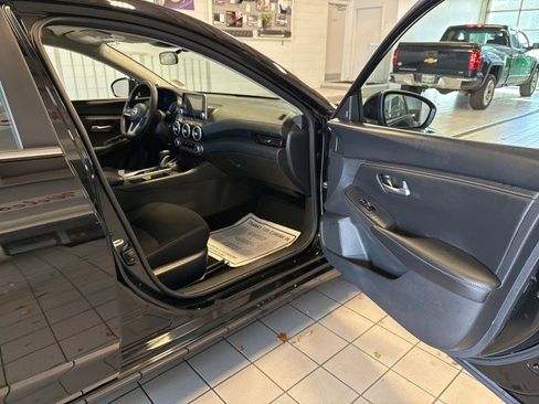 Used 2025 Nissan Sentra SV FWD image 28