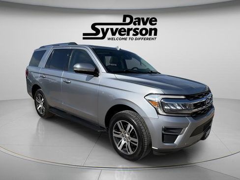 Used 2024 Ford Expedition Limited AWD/4WD image 3