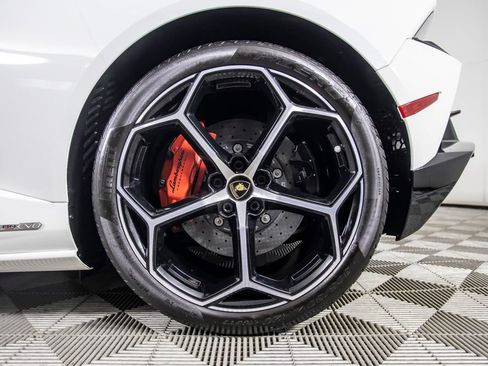 Used 2020 Lamborghini Huracan EVO image 51
