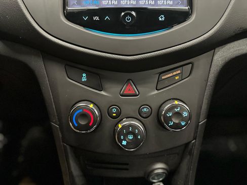 Used 2015 Chevrolet Trax LS image 18