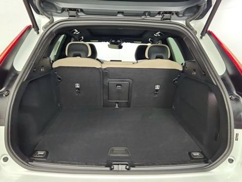 Used 2026 Volvo XC60 B5 Core AWD/4WD image 36