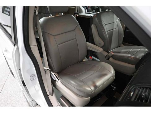 Used 2017 Dodge Grand Caravan SE w/ Power Window Group FWD image 16