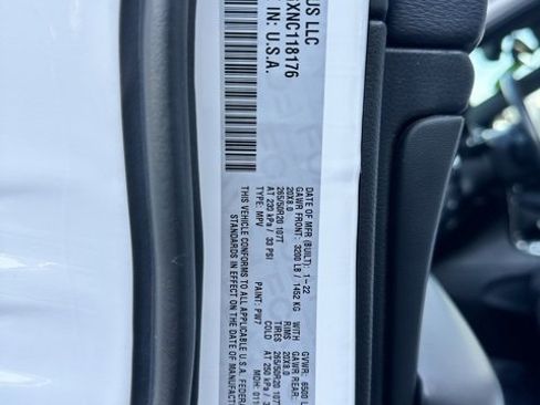 Used 2022 Jeep Grand Cherokee Laredo X image 38