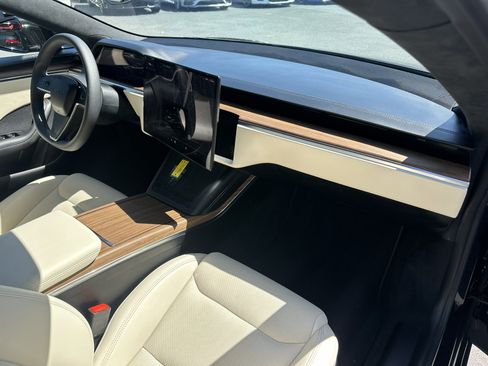 Used 2024 Tesla Model S image 21