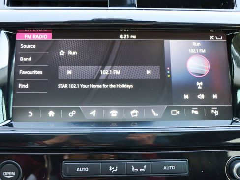 Used 2017 Land Rover Discovery First Edition image 39