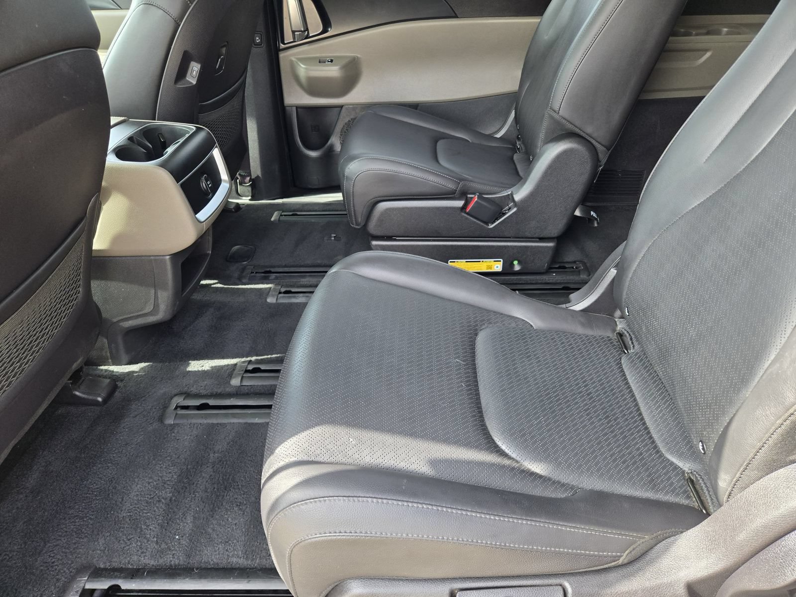 Used 2026 Kia Carnival LXS FWD image 30