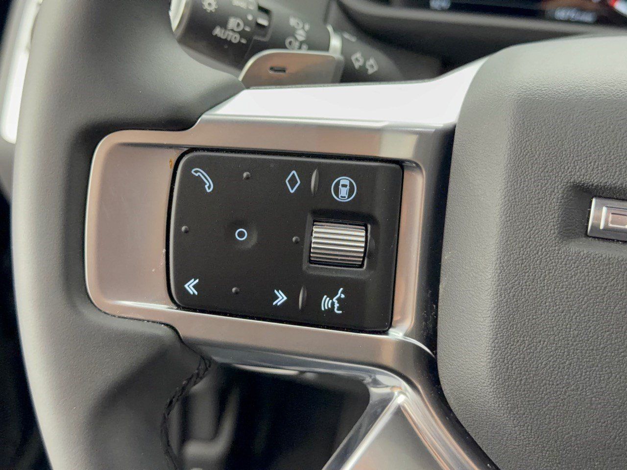 Certified 2026 Land Rover Discovery Dynamic SE AWD/4WD image 18