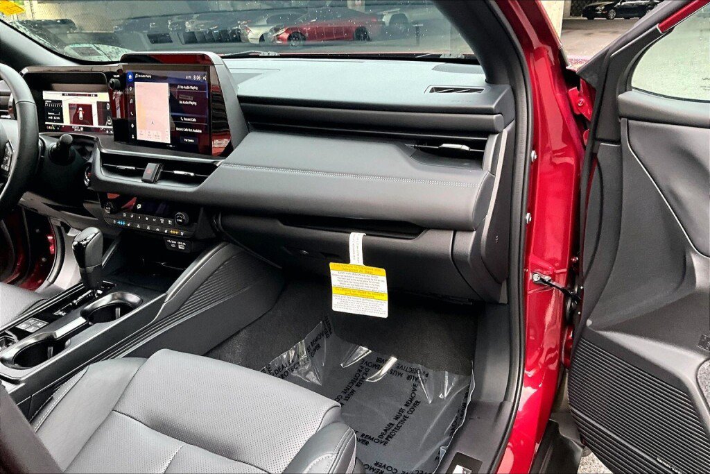 Certified 2026 Subaru Outback Touring AWD/4WD image 11
